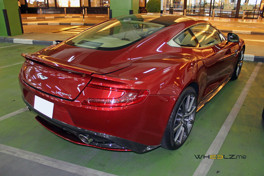Aston Martin Vanquish (4)