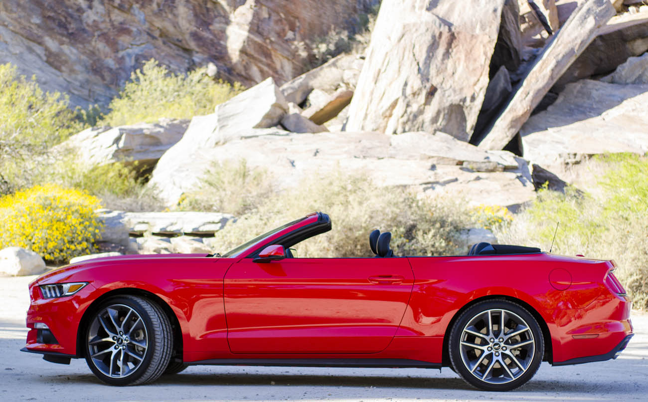 2015 Ford Mustang Convertible in Palm Springs, California
