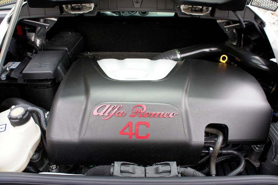 2015-alfa-romeo-4c-engine-1500x1000