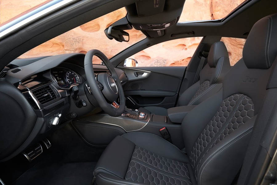 news-2014-Audi-RS-7-interior-02