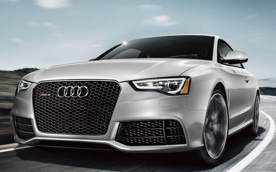 news-2015-Audi-RS5-Coupe-shown-in-ibis-white-exterior-02