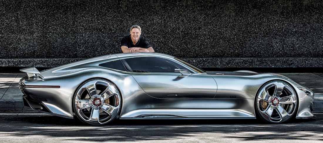 Gorden Wagener, Leiter Design Mercedes-Benz, mit dem Vision Gran