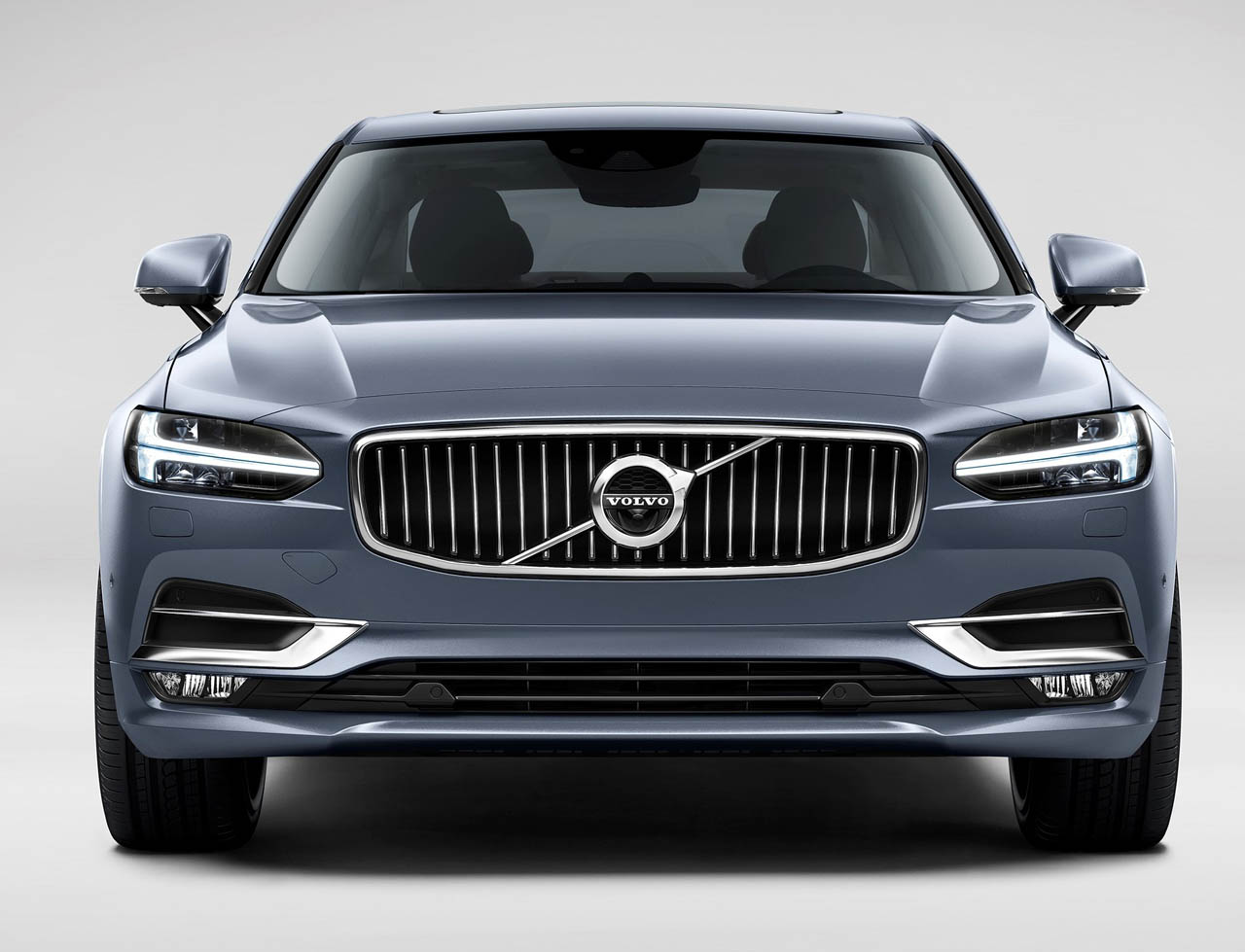 Front Volvo S90 Mussel Blue