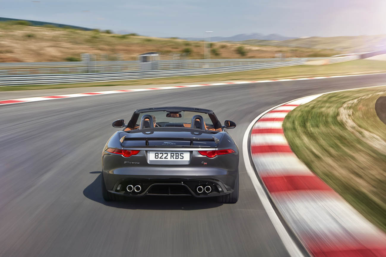 Jag_FTYPE_SVR_Convertible_Track_170216_26
