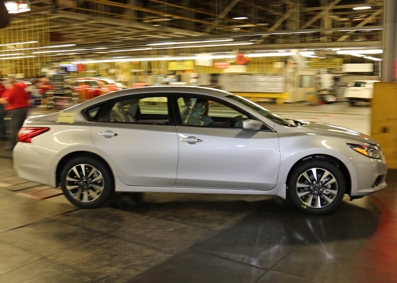 New 2016 Nissan Altima production begins in Smyrna