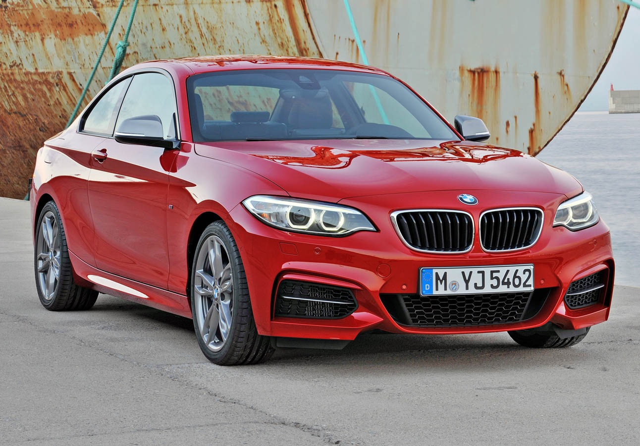 P90138095_highRes_the-new-bmw-m235i-co