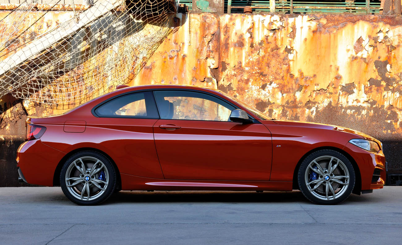 P90138096_highRes_the-new-bmw-m235i-co