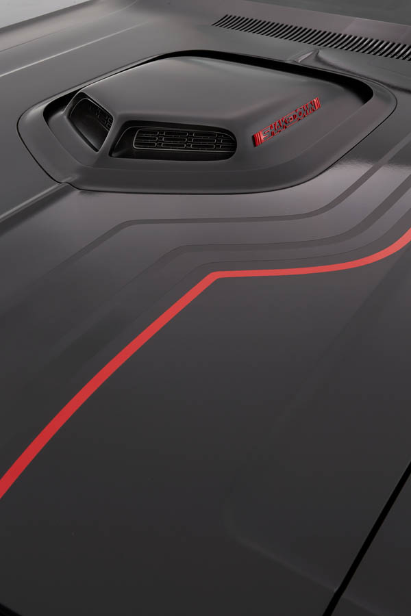 The Shaker hood scoop is accented on top with a black “Shakedo