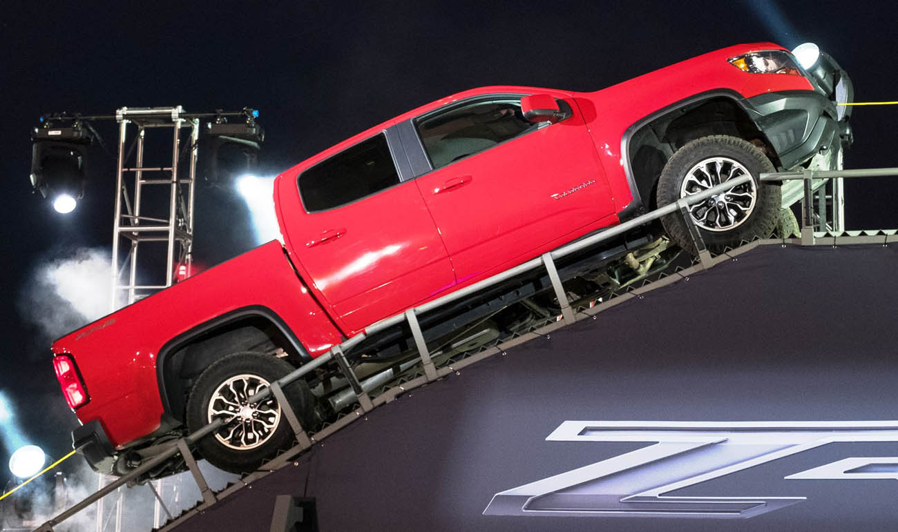 Chevrolet Colorado ZR2 Unveiled In Los Angeles