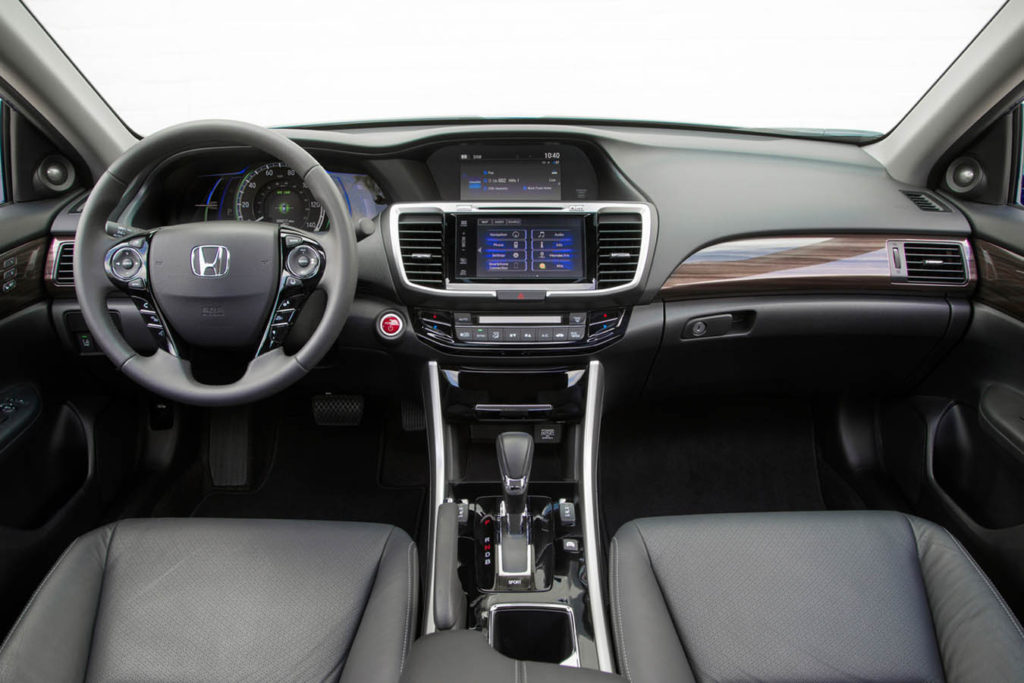 2017 Honda Accord Hybrid   63 1024x683 