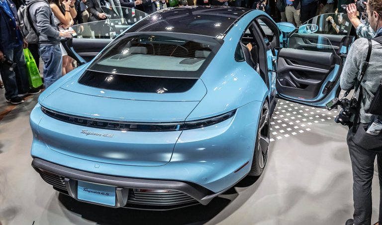 بورش تايكان4 إس Porsche Taycan 4S