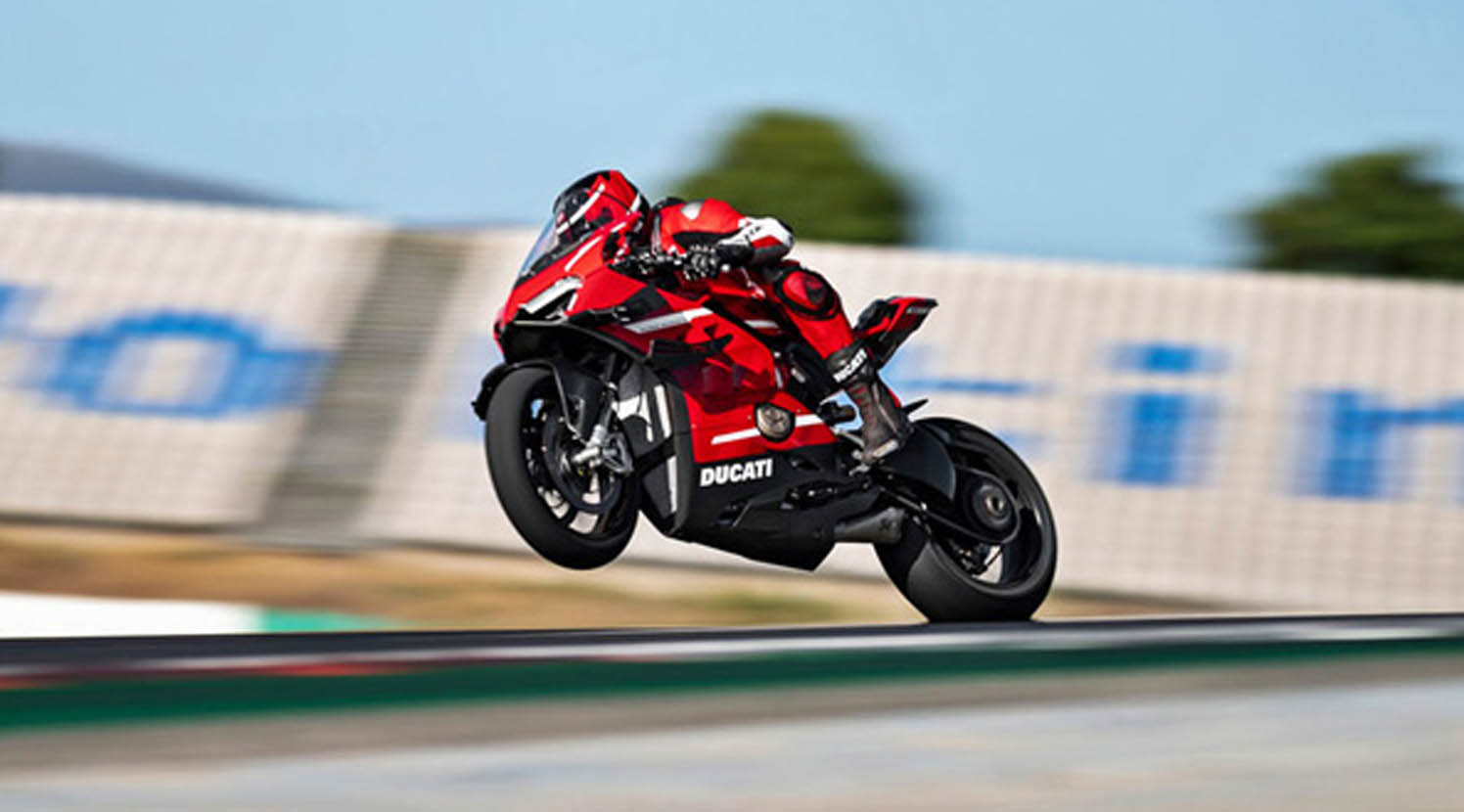 دراجة دوكاتي سوبر ليجيرا في4 الجديدة كلياً – صاروخ على عجلتين يصل الى صالات العرض في أكتوبر 2020 Ducati-Superleggera-V4-11