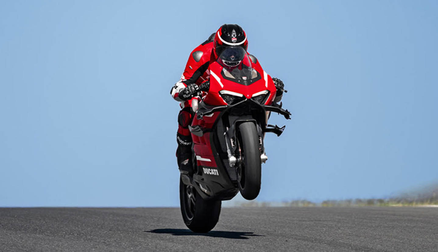 دراجة دوكاتي سوبر ليجيرا في4 الجديدة كلياً – صاروخ على عجلتين يصل الى صالات العرض في أكتوبر 2020 Ducati-Superleggera-V4-12