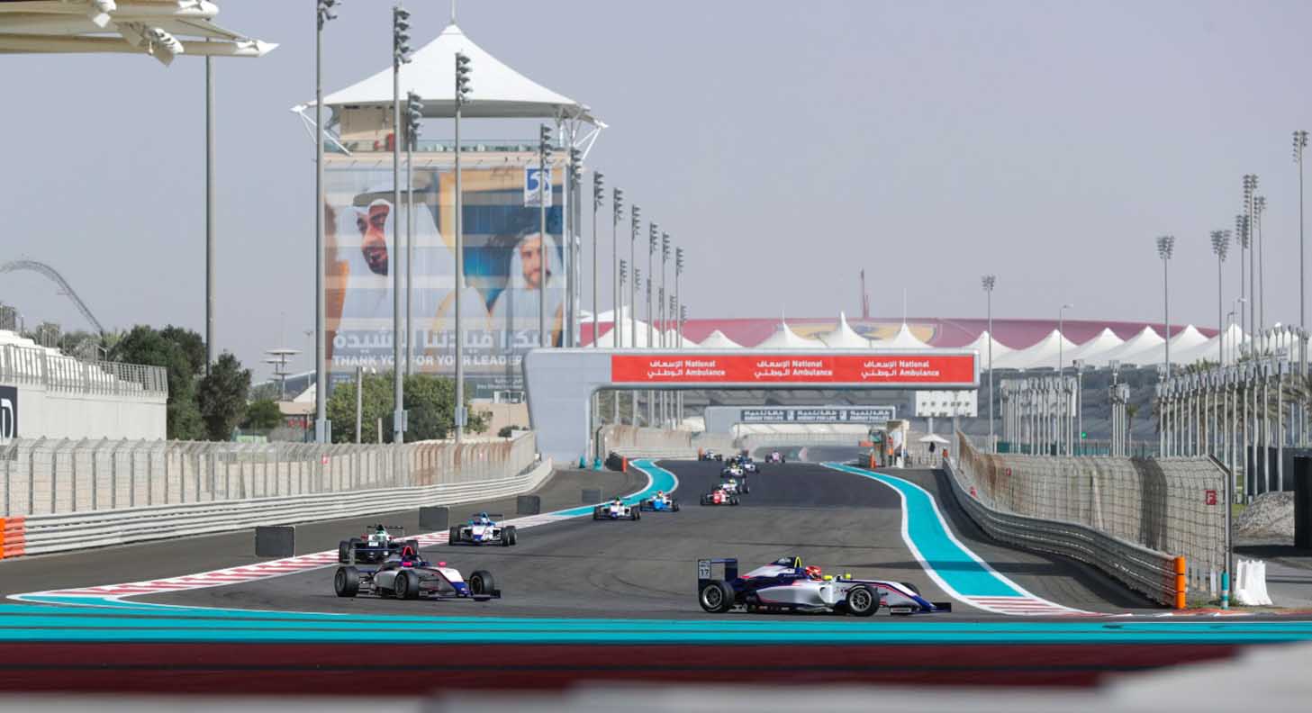 حمدة القبيسي تحقق الفوز على حلبة مرسى ياس في الجولة الثانية من بطولة فورمولا4 الإمارات
