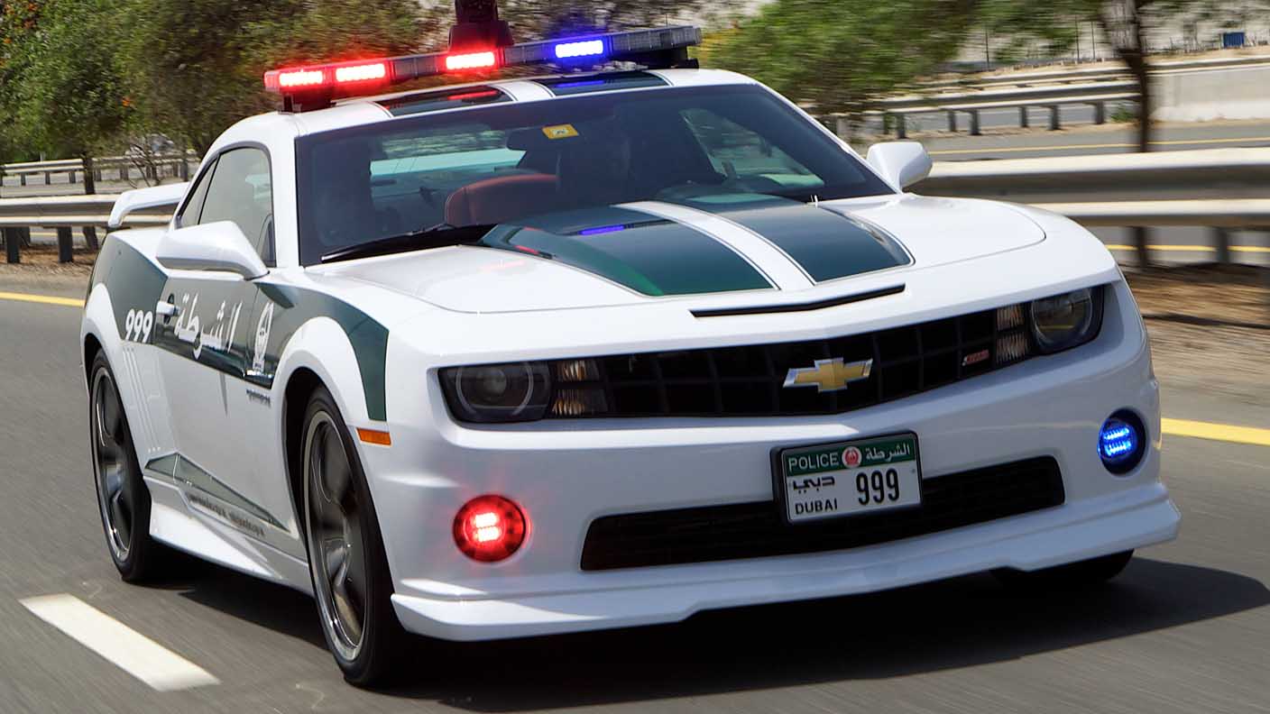 شرطة دبي توقّع مذكّرة تفاهم مع جنرال موتورز بهدف تعزيز سلامة الطرق