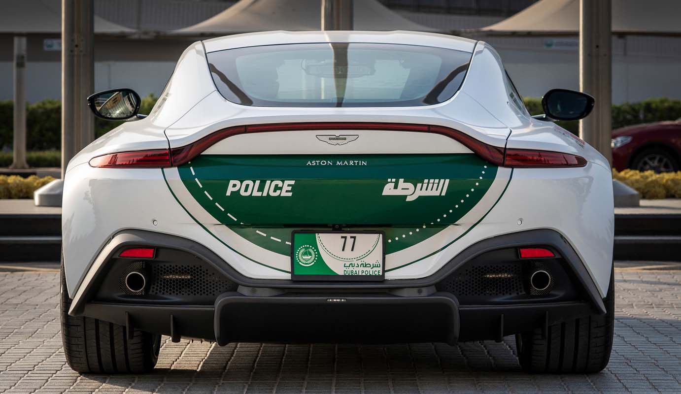 أستون مارتن فانتاج تنضم إلى أسطول سيارات شرطة دبي